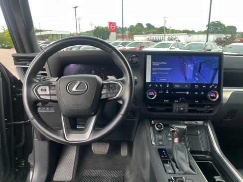 Used 2024 Lexus GX 550 w/ Accessory Package (2T) AWD/4WD image 24