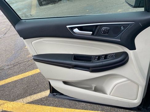 Used 2024 Ford Edge Titanium image 21