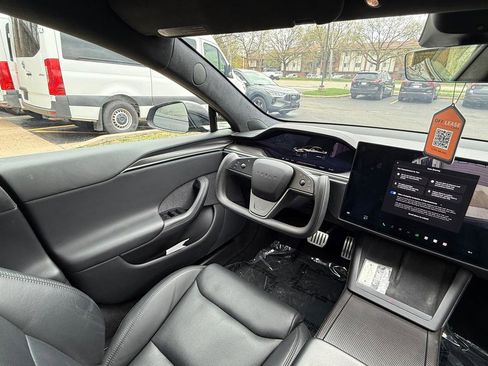 Used 2021 Tesla Model S Plaid image 12