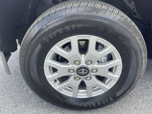 Used 2024 Toyota Tacoma SR5 w/ SR5 Upgrade Package image 8