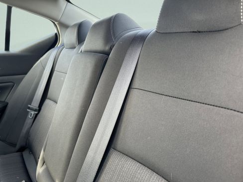 Used 2025 Nissan Altima 2.5 SV image 15