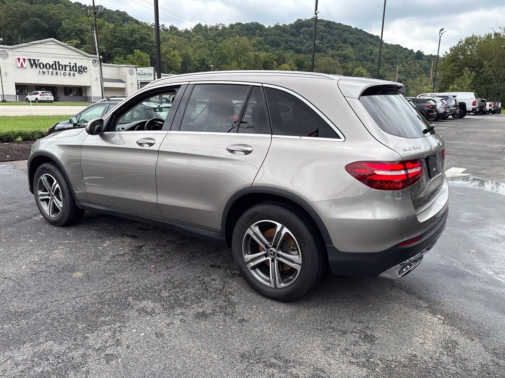 Used 2019 Mercedes-Benz GLC 300 4MATIC image 3