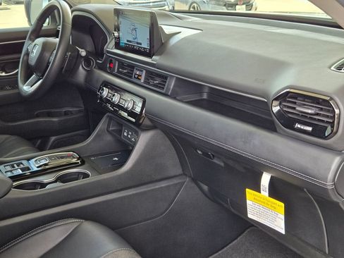 Used 2025 Honda Pilot Touring image 27