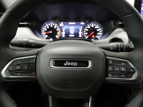 Used 2025 Jeep Compass Limited AWD/4WD image 16
