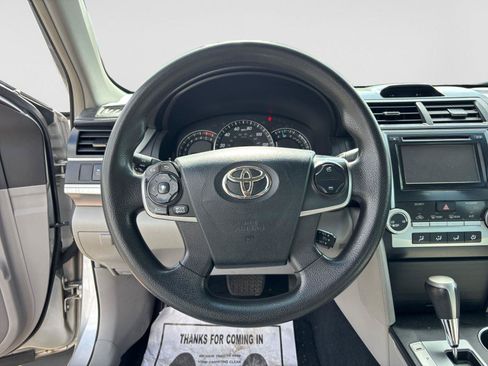 Used 2012 Toyota Camry LE FWD image 11