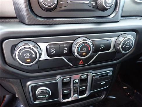 Used 2019 Jeep Wrangler Unlimited Sport S AWD/4WD image 18