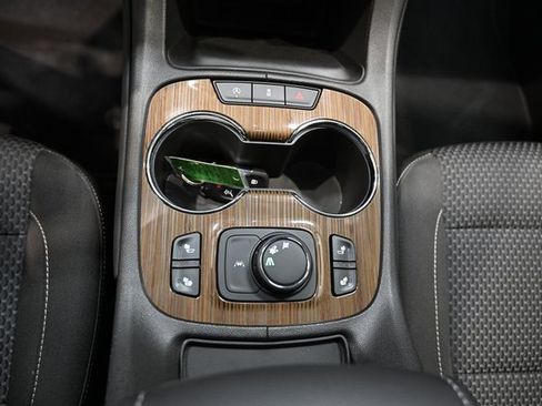 Used 2023 GMC Acadia SLE w/ Driver Convenience Package image 20