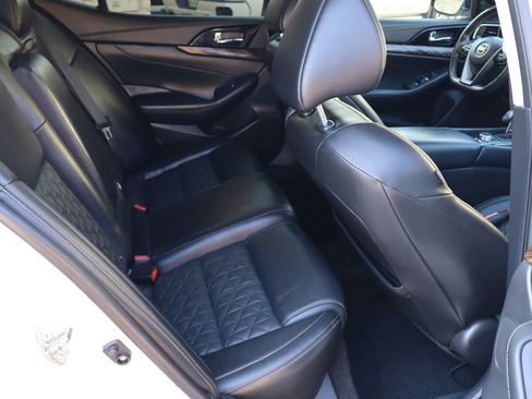 Used 2016 Nissan Maxima Platinum FWD image 17