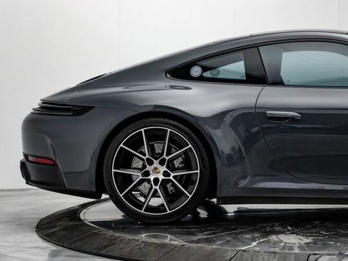 Used 2025 Porsche 911 Carrera T RWD image 19