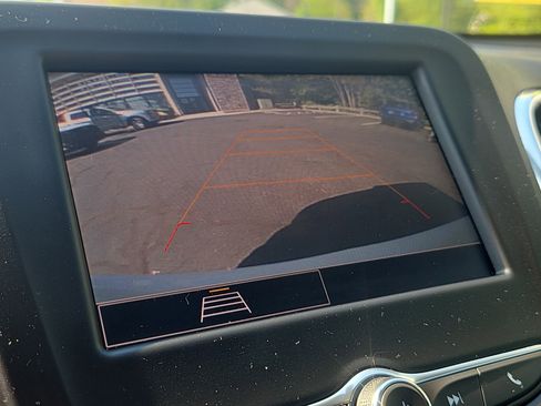 Used 2022 Chevrolet Equinox LT AWD/4WD image 24