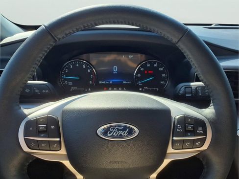 Used 2024 Ford Explorer XLT w/ Equipment Group 202A AWD/4WD image 17