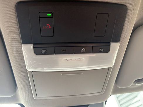 Used 2023 Nissan Rogue SV image 30