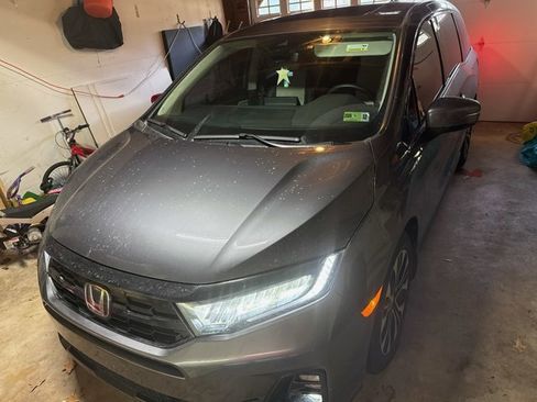 Used 2025 Honda Odyssey Elite image 2