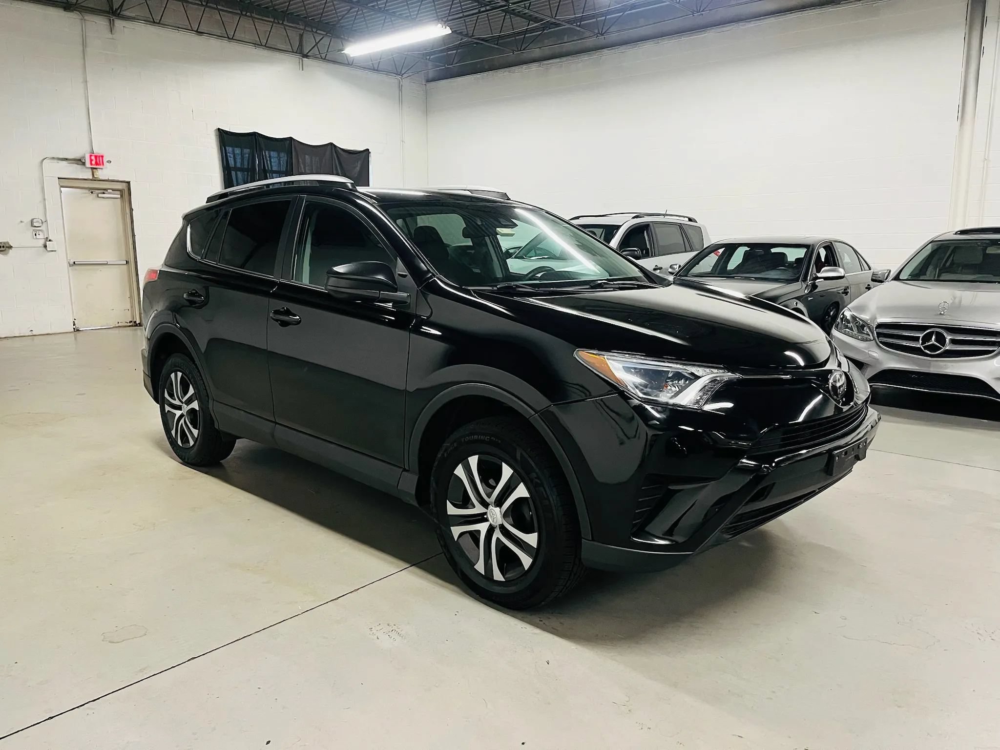 Used 2017 Toyota RAV4 LE w/ All Weather Liner Package AWD/4WD image 4