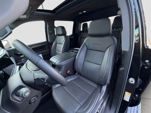 Used 2024 GMC Sierra 1500 Denali w/ Technology Package image 9