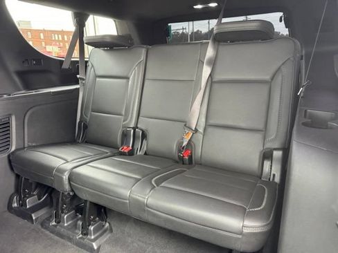 Used 2022 GMC Yukon XL Denali AWD/4WD image 9