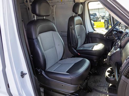 Used 2023 RAM ProMaster 2500 FWD image 36