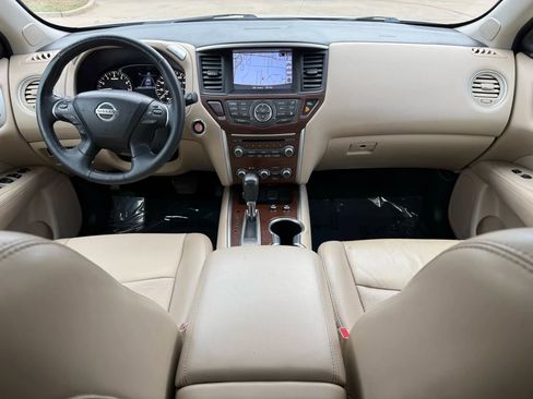 Used 2018 Nissan Pathfinder Platinum image 14