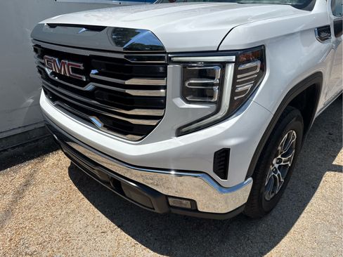 Used 2025 GMC Sierra 1500 SLT RWD image 11