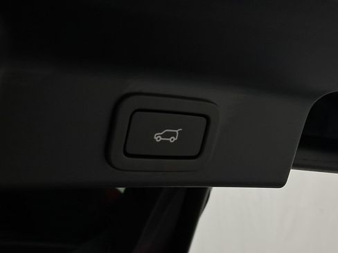 Used 2021 Jaguar F-PACE S image 53