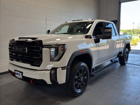 Used 2024 GMC Sierra 3500 AT4 w/ AT4 Preferred Package AWD/4WD image 12