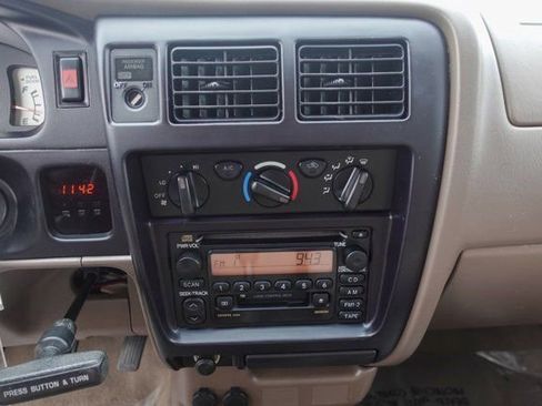 Used 2002 Toyota Tacoma 2WD Xtracab image 13