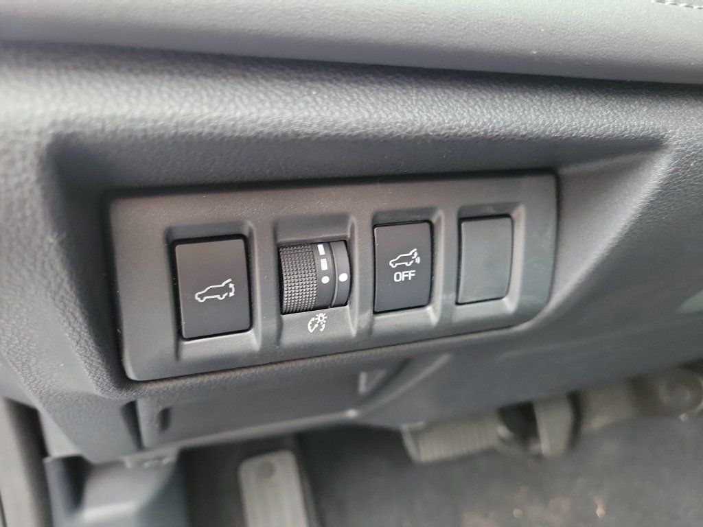 Used 2025 Subaru Outback Touring w/ Popular Package #2 AWD/4WD image 29