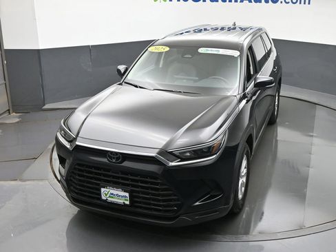 Used 2025 Toyota Grand Highlander AWD image 27