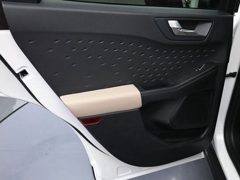 Used 2020 Ford Escape SE Sport image 26