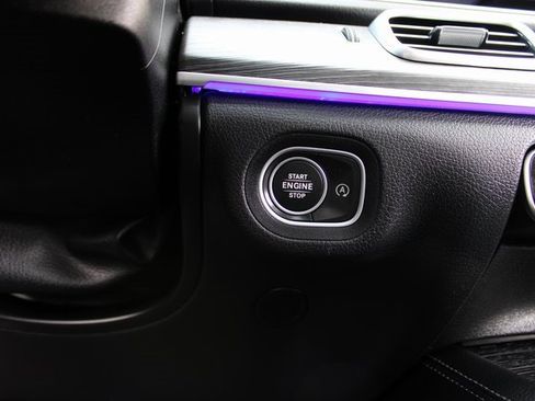 Used 2024 Mercedes-Benz GLS 450 4MATIC image 31