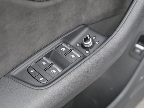 Used 2020 Audi SQ7 Prestige w/ Prestige Package image 18