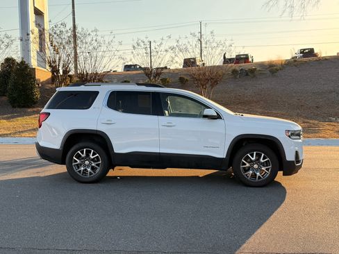 Used 2023 GMC Acadia SLT image 6