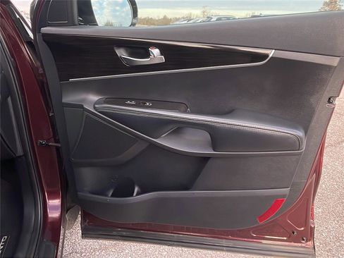 Used 2020 Kia Sorento AWD V6 image 13