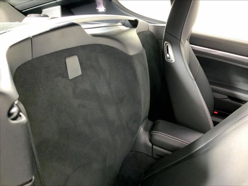 Used 2025 Porsche 718 Cayman RWD image 19
