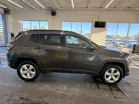Used 2019 Jeep Compass Latitude w/ Cold Weather Group image 9