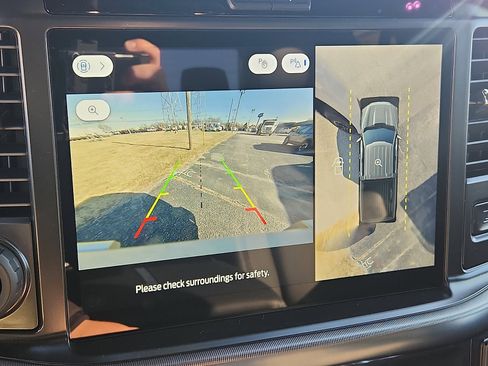 New 2025 Ford F150 Platinum w/ FX4 Off-Road Package image 13