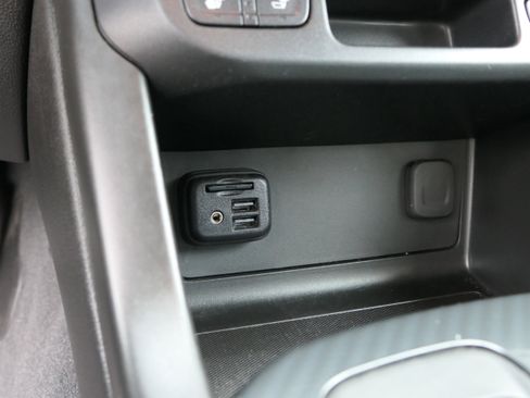 Used 2022 GMC Canyon AT4 image 22