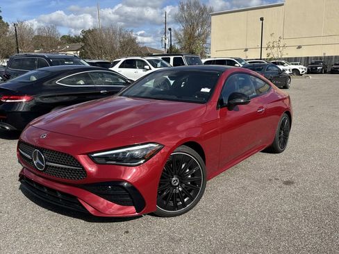 Used 2024 Mercedes-Benz CLE 300 4MATIC Coupe image 3