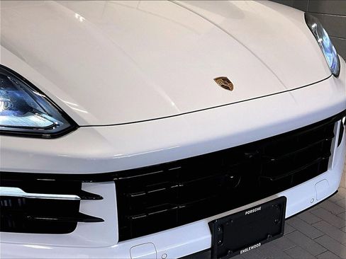 Certified 2025 Porsche Cayenne image 32