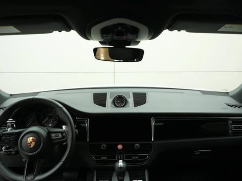 Certified 2026 Porsche Macan AWD/4WD image 16
