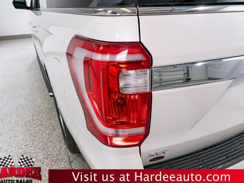 Used 2019 Ford Expedition Max XLT w/ Equipment Group 202A RWD image 9