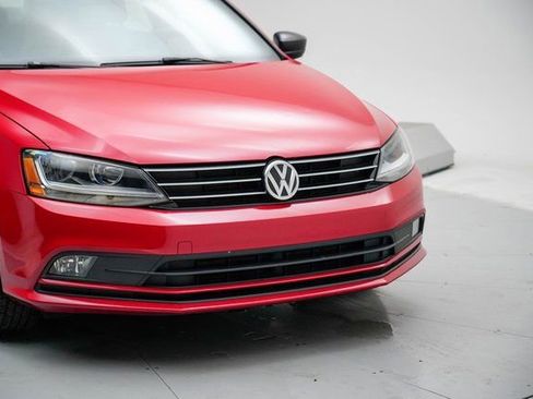Used 2017 Volkswagen Jetta Sport image 12