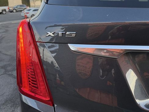 Used 2019 Cadillac XT5 Premium Luxury w/ LPO, Black Ice Package image 9