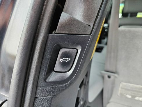 Used 2012 Toyota Sequoia Platinum image 19