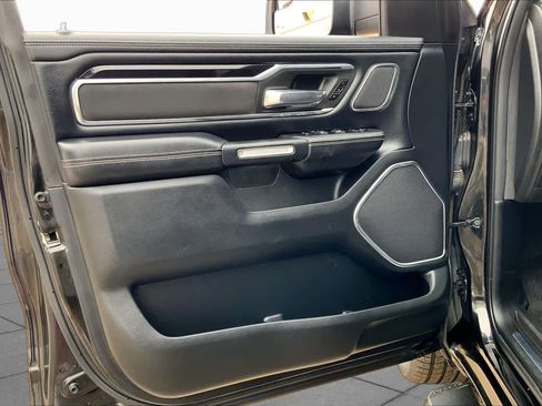 Used 2019 RAM 1500 Laramie AWD/4WD image 22