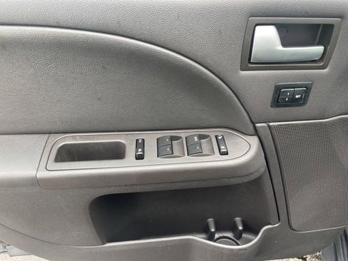 Used 2005 Ford Five Hundred Limited image 17