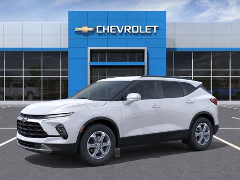 New 2025 Chevrolet Blazer LT w/ Convenience Package image 2
