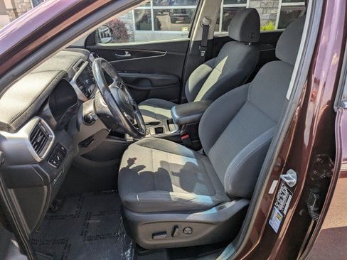 Used 2019 Kia Sorento AWD w/ LX Convenience Package image 11