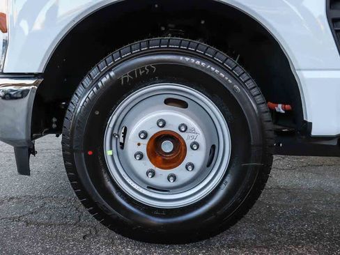 New 2026 Ford F350 XL w/ XL Chrome Package image 11