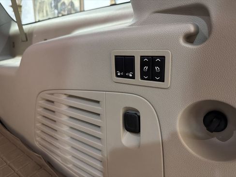 Used 2016 GMC Yukon XL Denali w/ Open Road Package RWD image 13